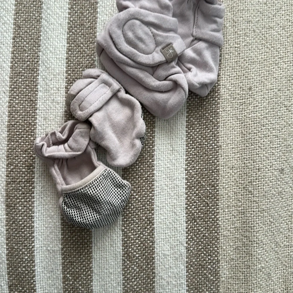 Soft Baby Booties and mittens in Light purple